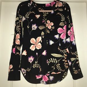 Express V Neck Zip blouse
